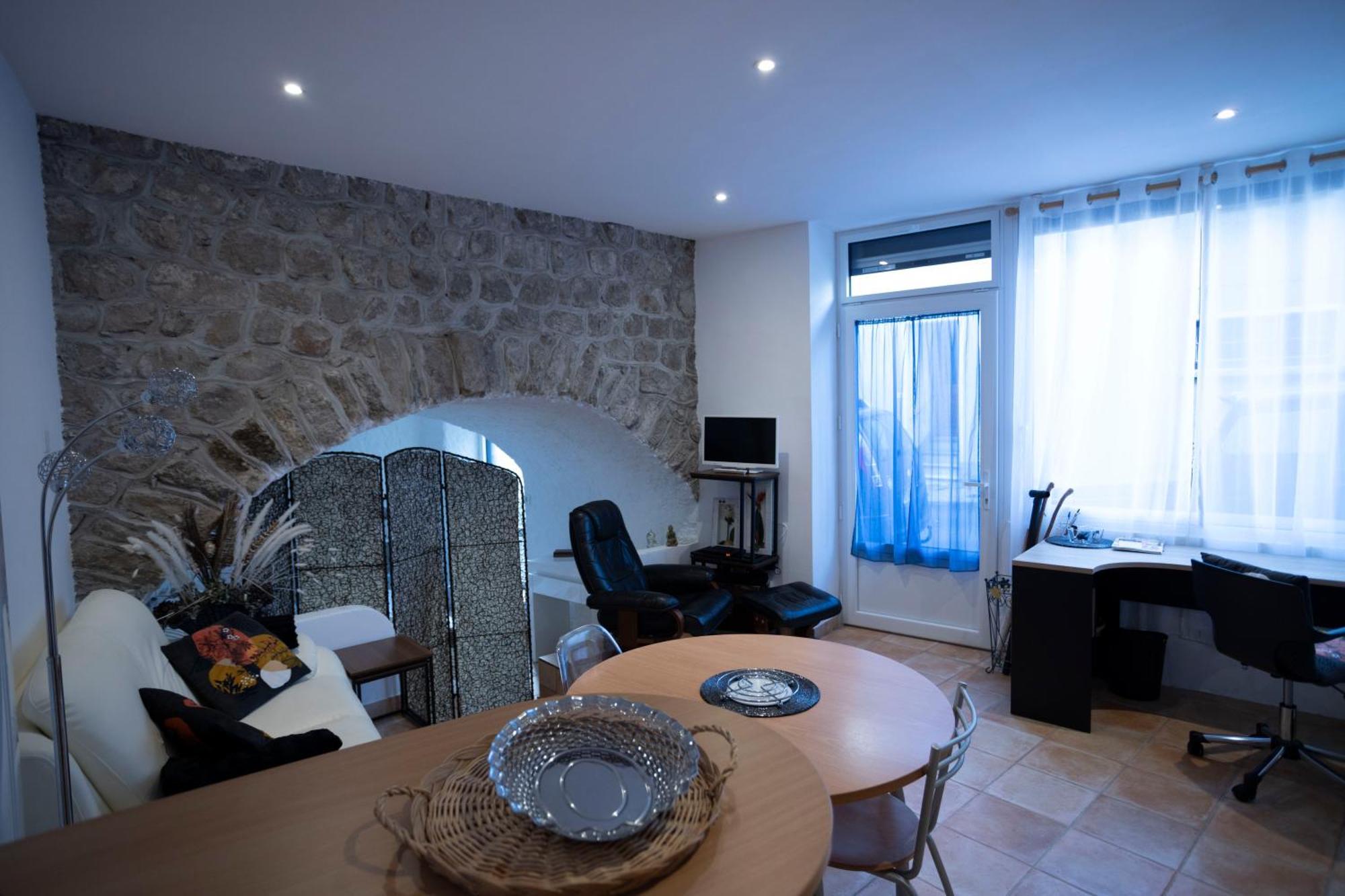 Le Studio Jaujac Luaran gambar